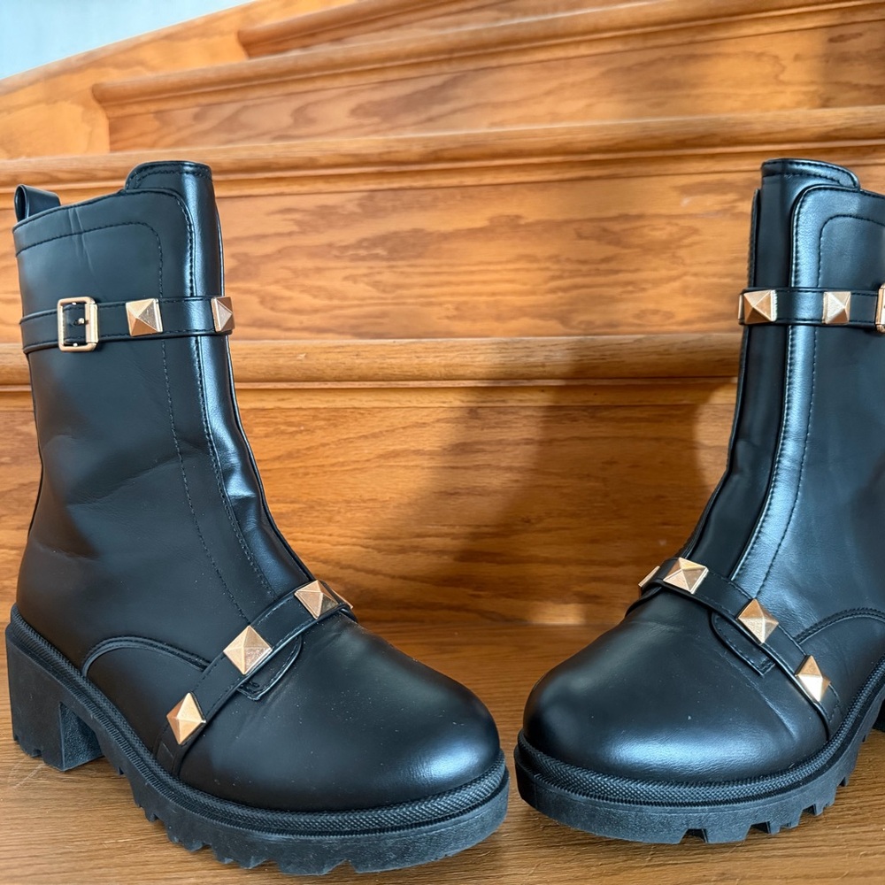 Forever 21 Black Studded Platform Chelsea Boots